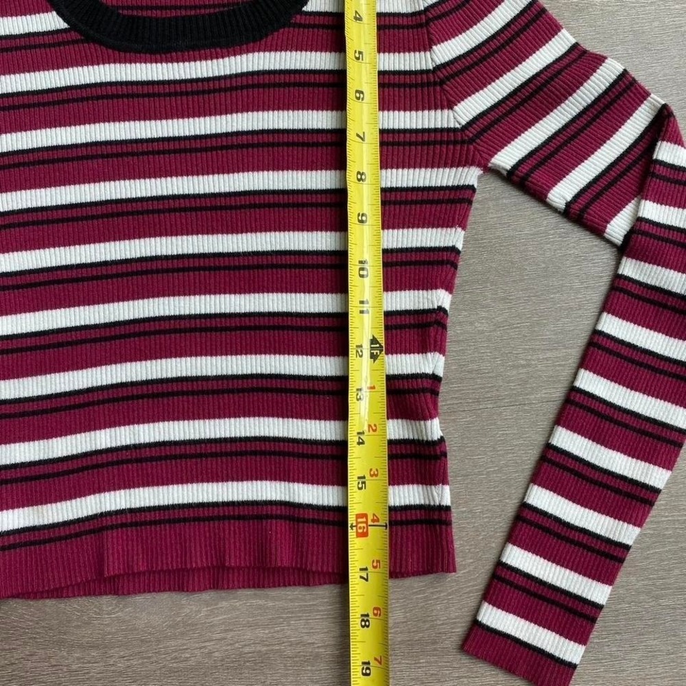 Long sleeve Red White Black Ribbed Striped Sweater Crewneck Size Medium 1305 - Picture 5 of 8